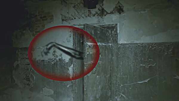 В британском ""доме с привидениями"" засняли висящую под потолком жуткую голову