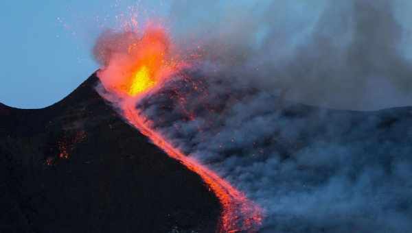 Как можно увидеть извержение вулкана на Камчатке