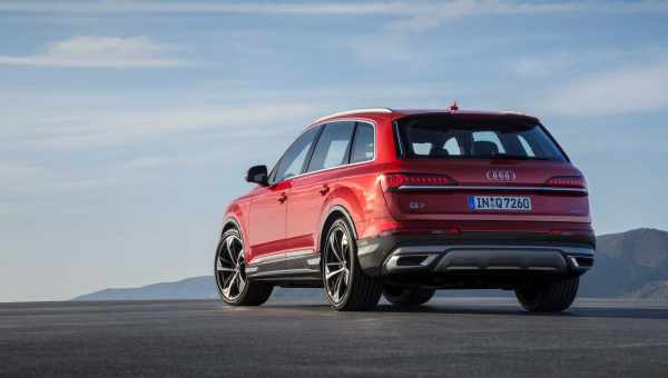 Audi обновила кроссовер Q7 в стиле Q8