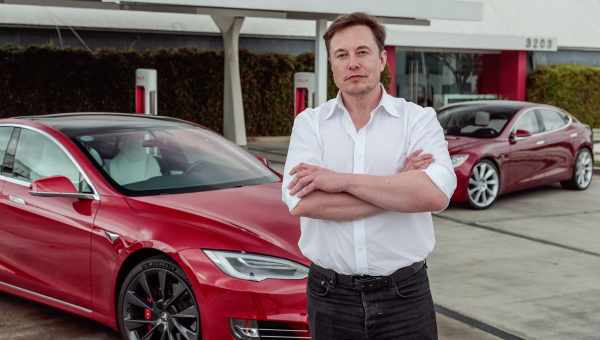 Почему пиарщики Tesla молчат уже почти год