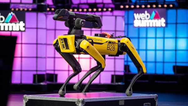 Boston Dynamics начнет продажи роботов-собак в следующем году