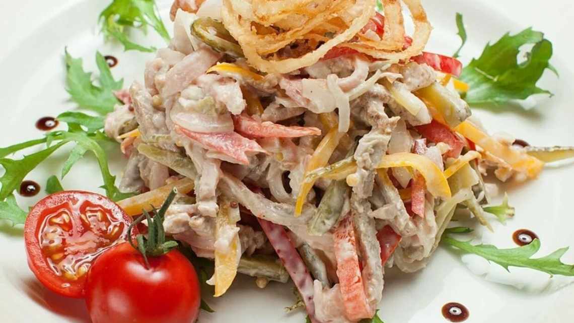 Салат из свиного сердца с картофелем и огурцами