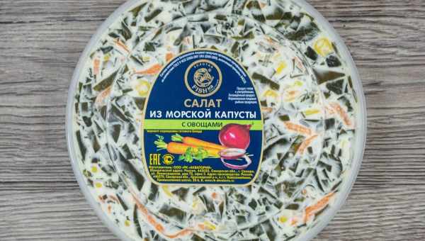 Салат с капустой и рыбными консервами