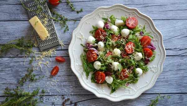 Салат с помидорами черри — пять лучших рецептов. Как правильно и вкусно приготовить салат с помидорами черри.