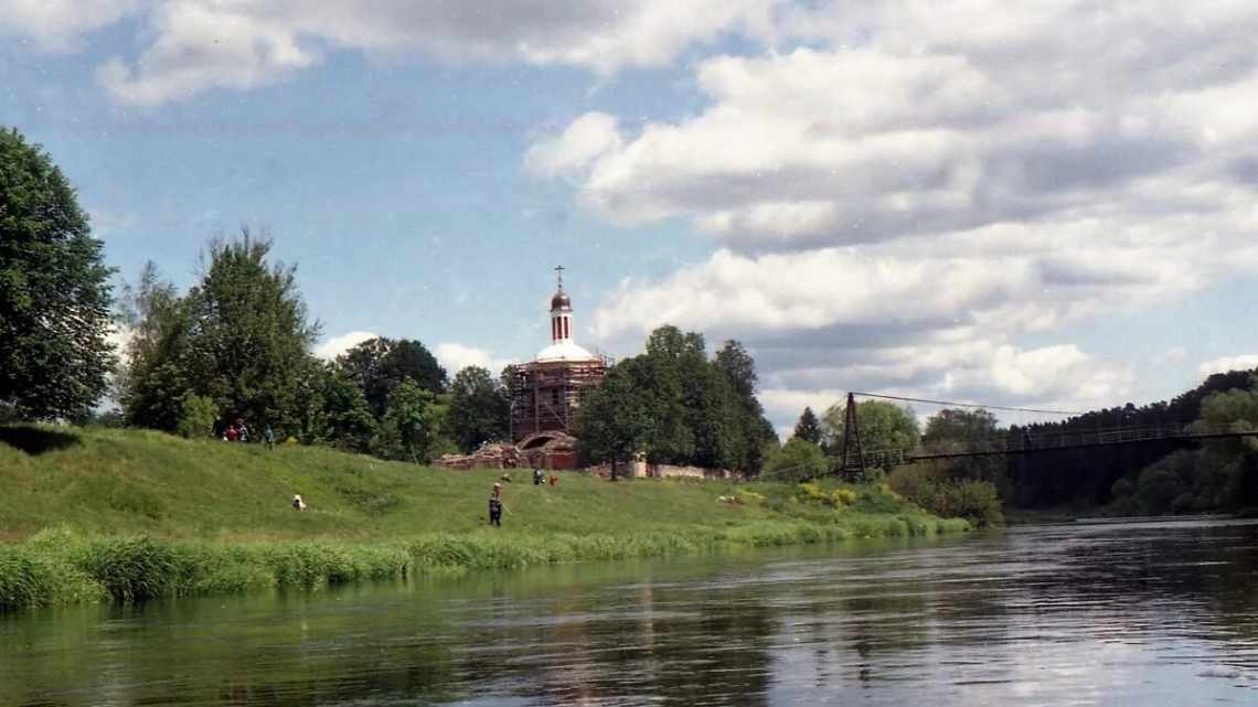 Воскресенская церковь в Васильевском