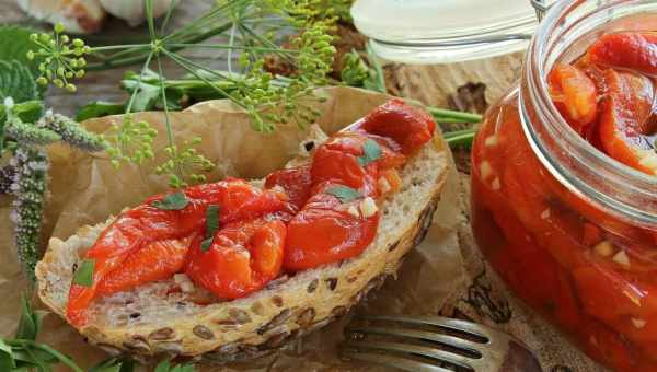 Закуска из запеченного перца с куриными сердечками