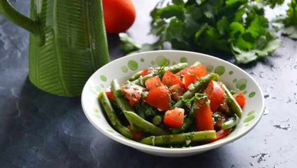 Салат со стручковой фасолью и укропом