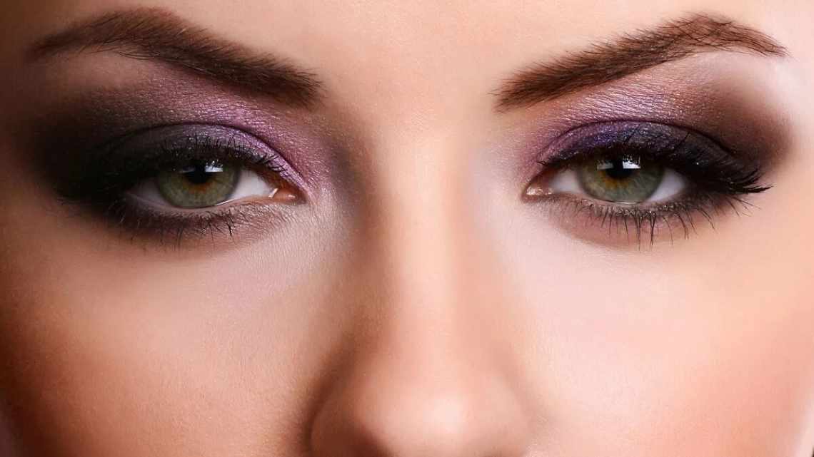 Очі чорні: макіяж як у «Чудовому столітті»